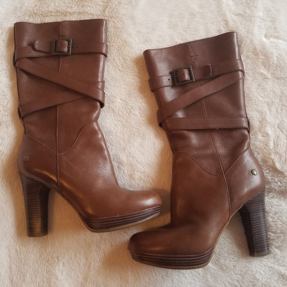 NWOB* Ugg Boots * Rare  Host Pick * Insta Chic🎉